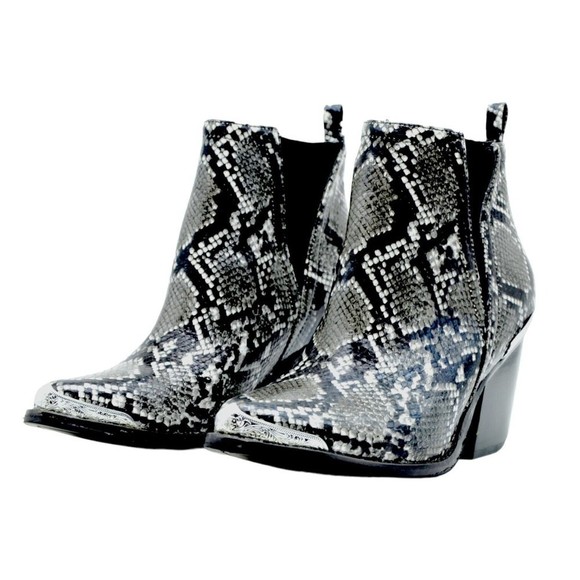 Jeffrey Campbell Shoes - Jeffrey Campbell Cromwell Boots Women Sz7 Black Leather Silver Western Boho EUC